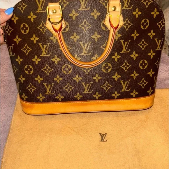 LOUIS VUITTON BAG - Picture 7 of 10